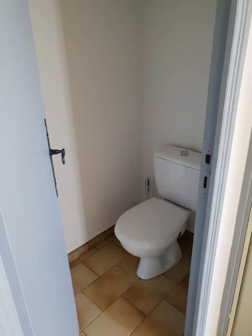 Residence Lou Cigaloun - Ana Location Gréoux-les-Bains Екстериор снимка