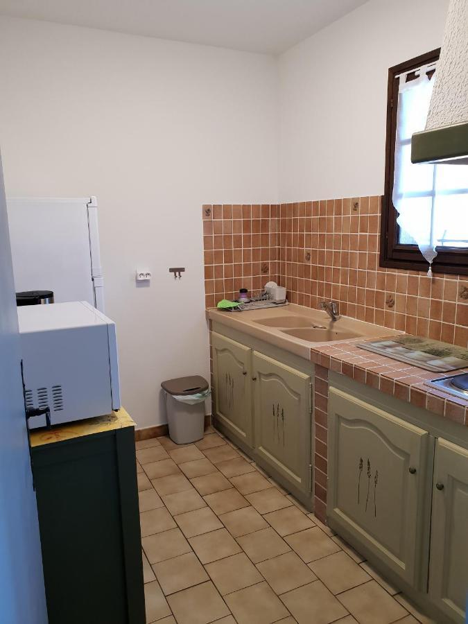 Residence Lou Cigaloun - Ana Location Gréoux-les-Bains Екстериор снимка