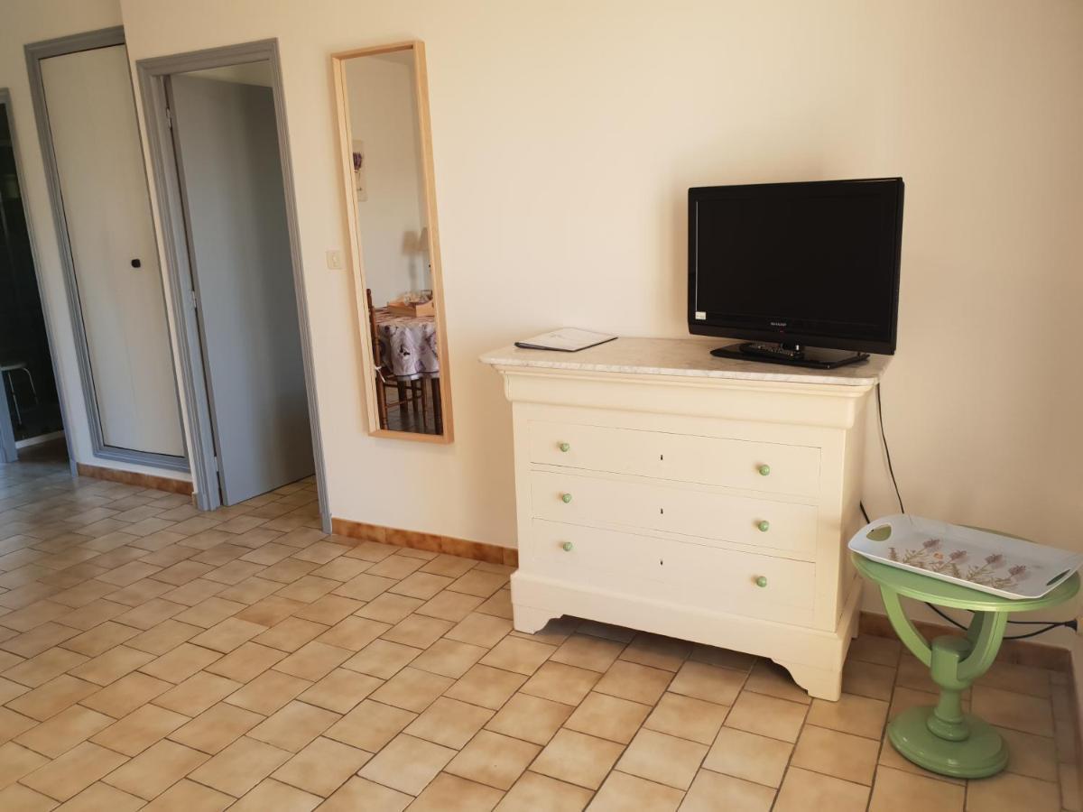 Residence Lou Cigaloun - Ana Location Gréoux-les-Bains Екстериор снимка
