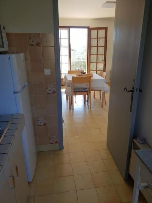 Residence Lou Cigaloun - Ana Location Gréoux-les-Bains Екстериор снимка
