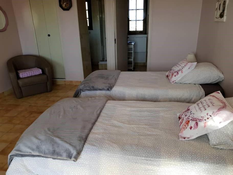 Residence Lou Cigaloun - Ana Location Gréoux-les-Bains Екстериор снимка