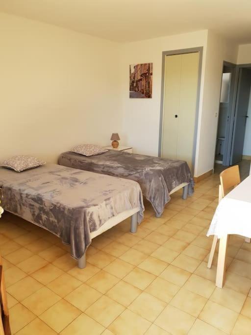 Residence Lou Cigaloun - Ana Location Gréoux-les-Bains Екстериор снимка