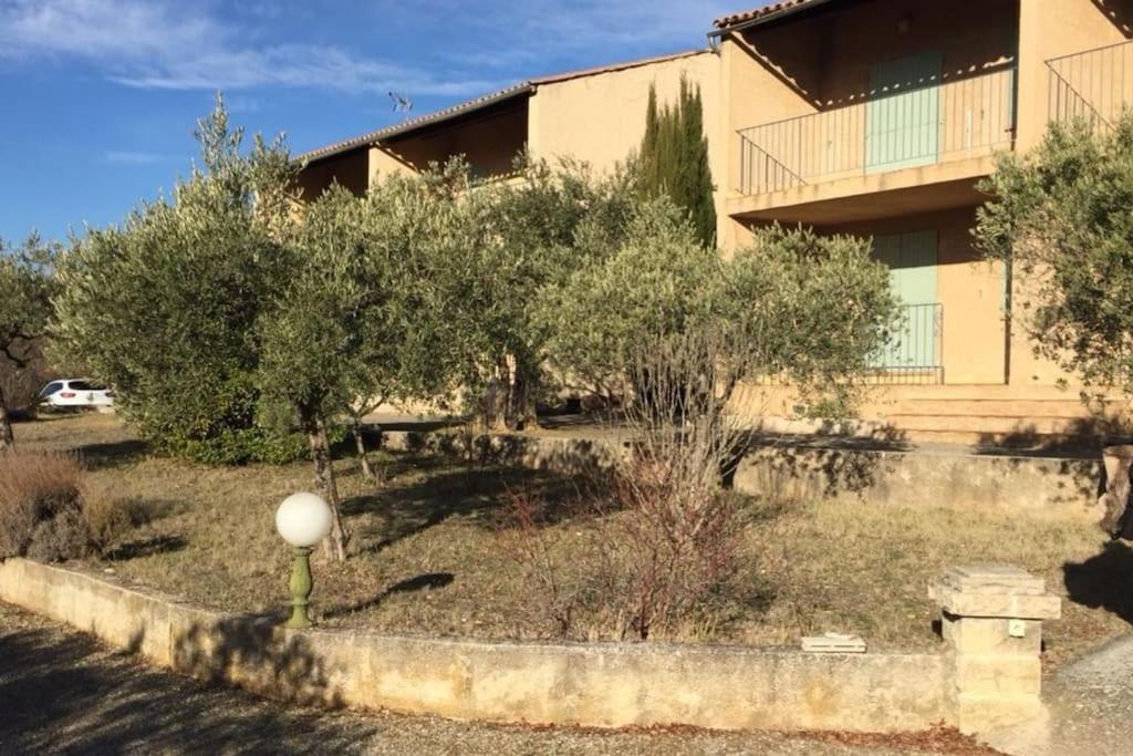 Residence Lou Cigaloun - Ana Location Gréoux-les-Bains Екстериор снимка