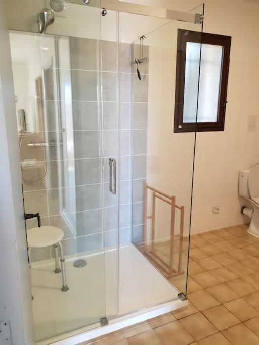 Residence Lou Cigaloun - Ana Location Gréoux-les-Bains Екстериор снимка