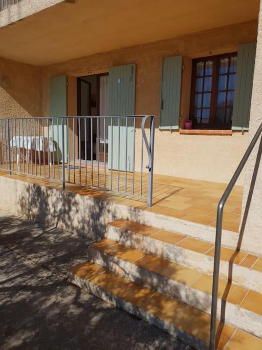 Residence Lou Cigaloun - Ana Location Gréoux-les-Bains Екстериор снимка